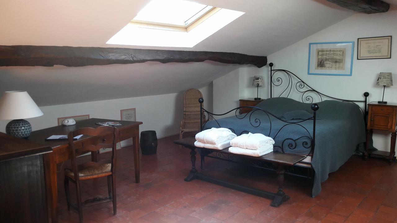 Bed And Breakfast La Grande Lauzade Le Luc Luaran gambar